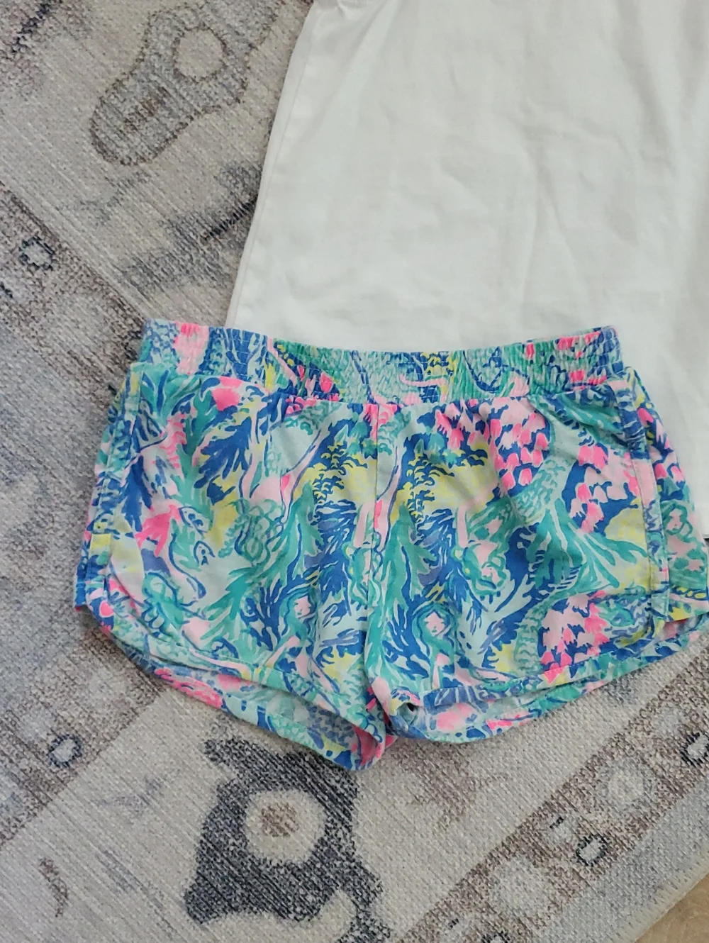 Lilly Pulitzer Girls Whitr Flutter Sleeve Top And Shorts Outfit Set SzM (6-7)
